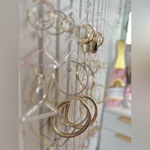 Earring unlisted show 1-99